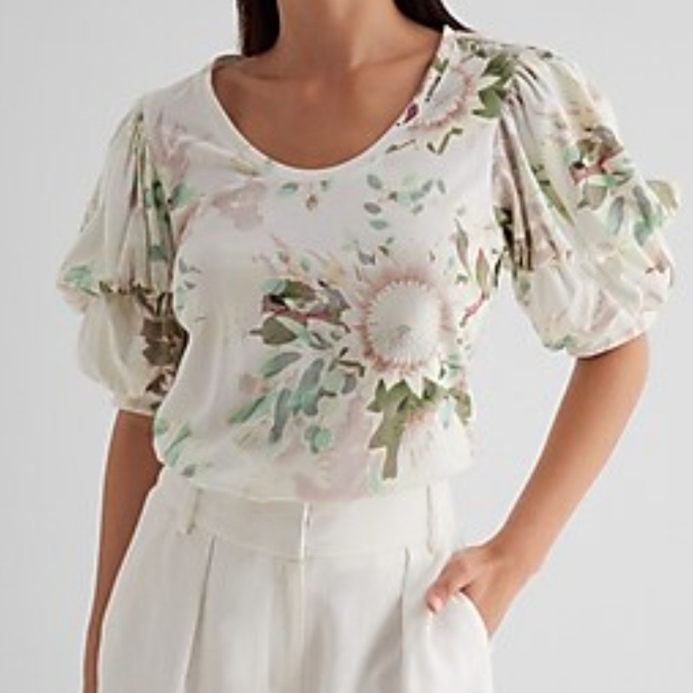 LAST CHANCE! express ♡ puff sleeve floral top small neutral
